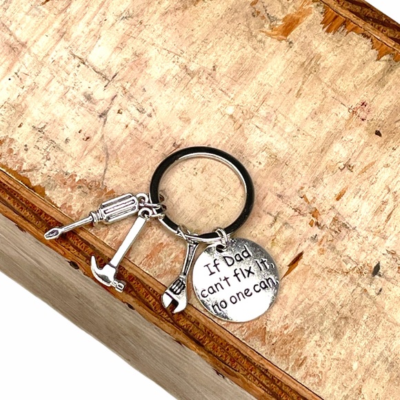 If Dad Can’t Fix It, No One Can Key Chain Silver - Picture 1 of 4